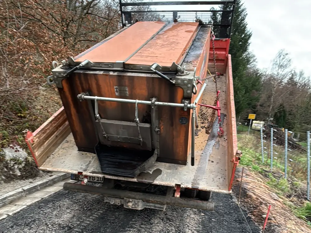 Asphalteinbau auf dem Wirtschaftsweg